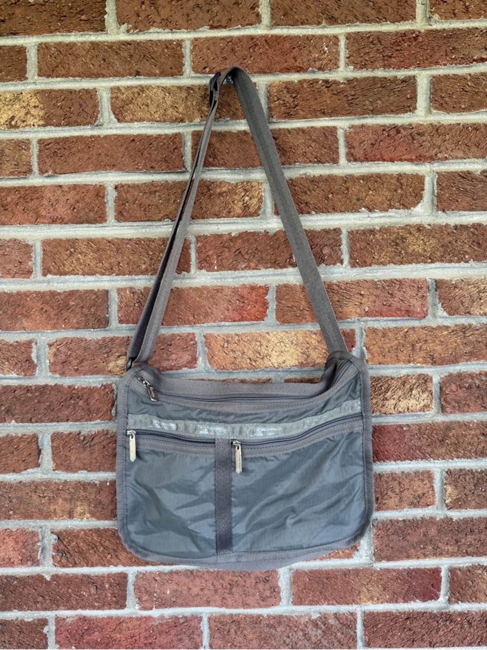 Lesportsac Gray Crossbody Shoulder Bag - Lightweight Everyday Carry